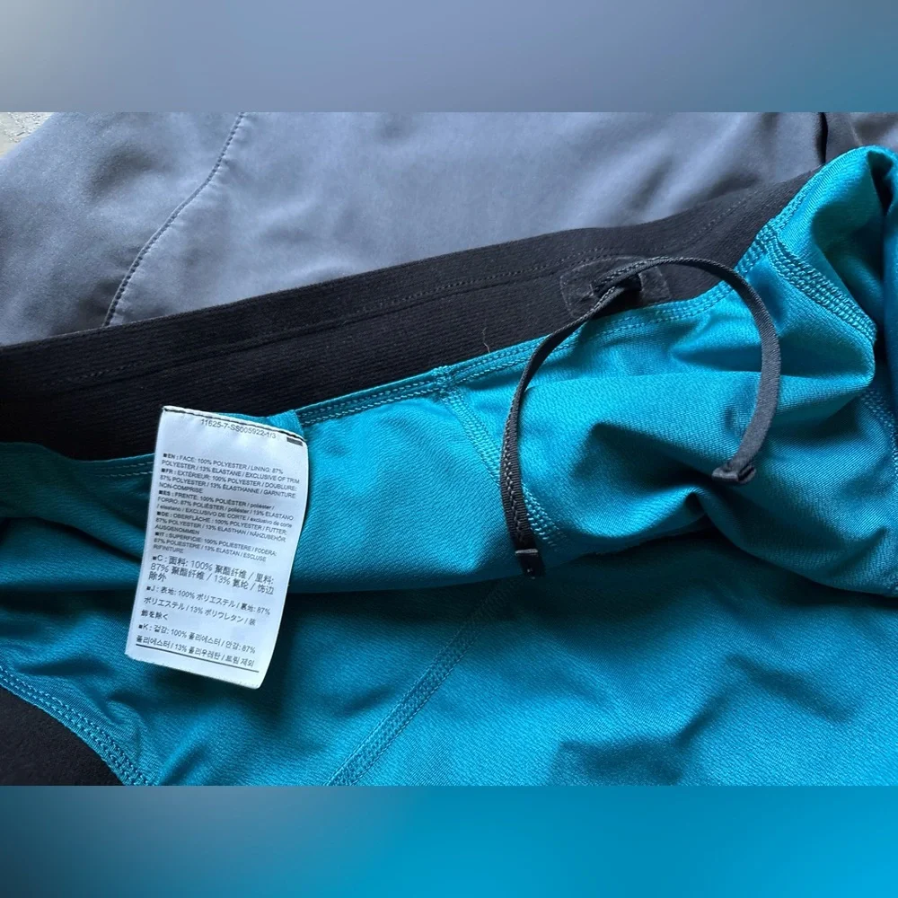 Arc'teryx Cormac Lined Shorts Inseam 7” In Gray/Teal Lining Size XL Reg